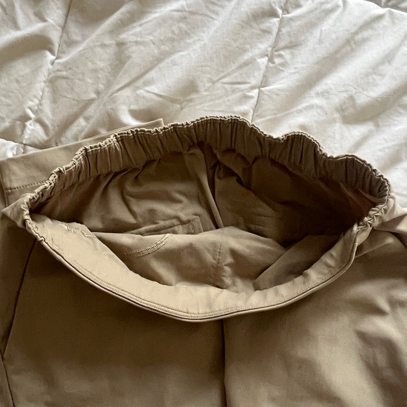 Lululemon Khaki Pull On Pants - Picture 4 of 5